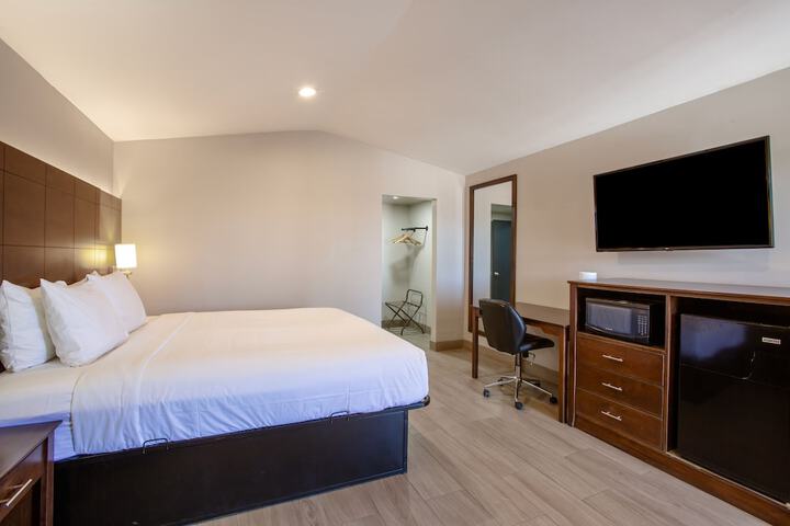 Room 42 of 85