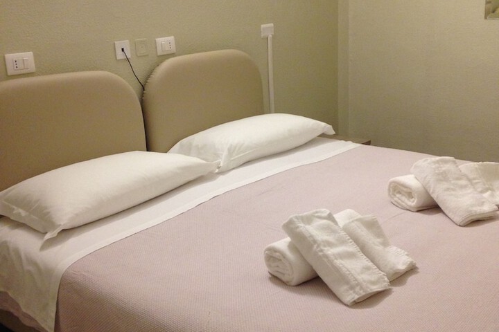 Room 5 of 15