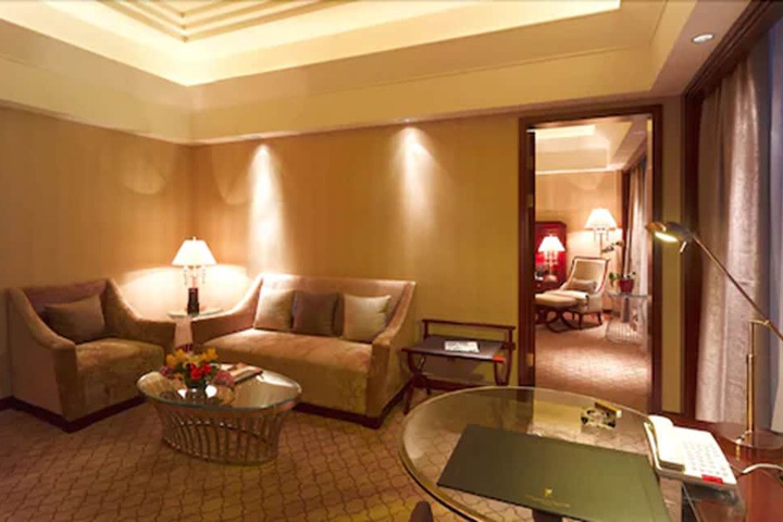 Room 17 of 36