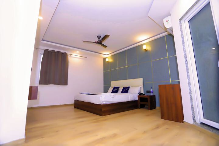 Room 17 of 44