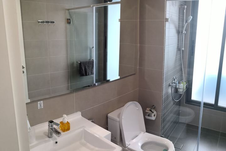 Room 10 of 19