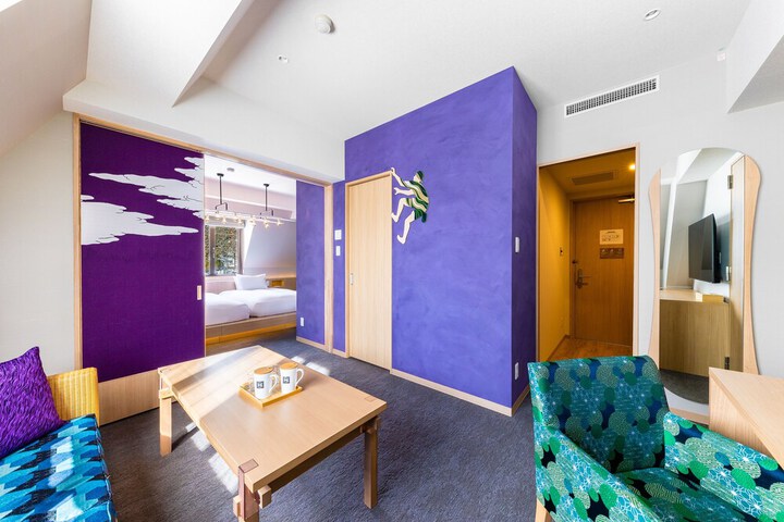 Room 10 of 52