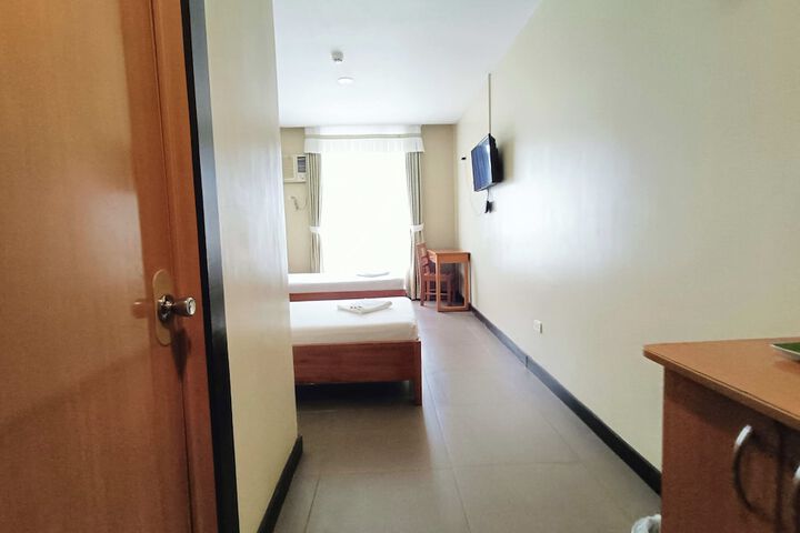 Room 6 of 73