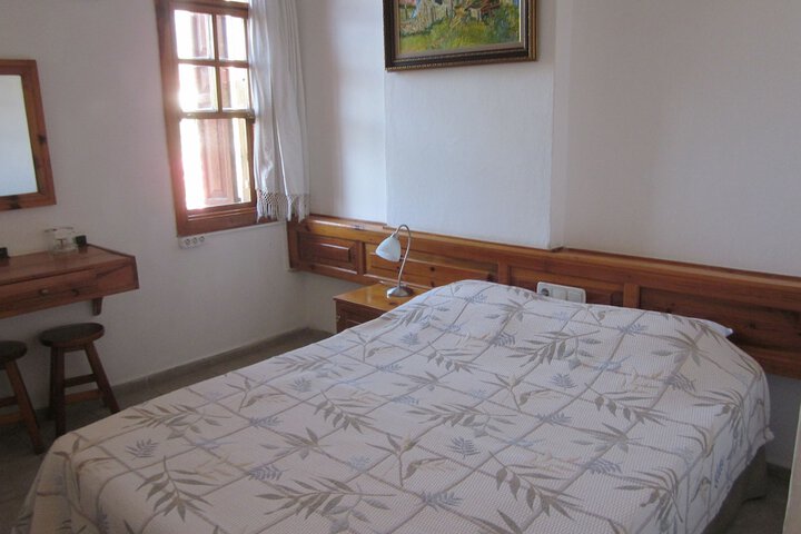 Room 4 of 38