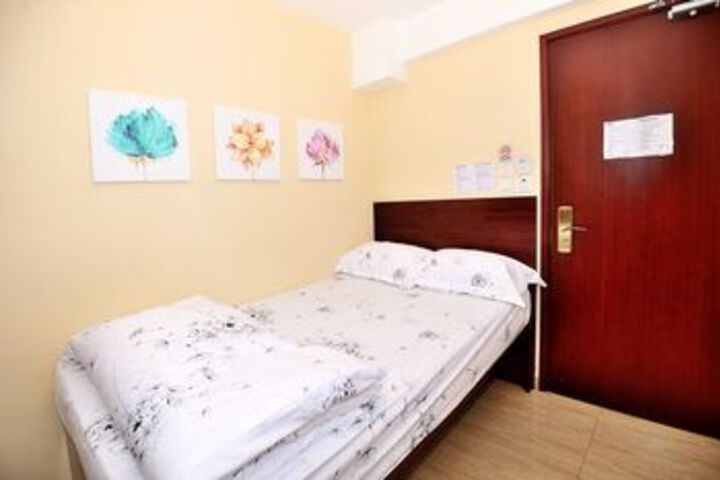 Room 67 of 93