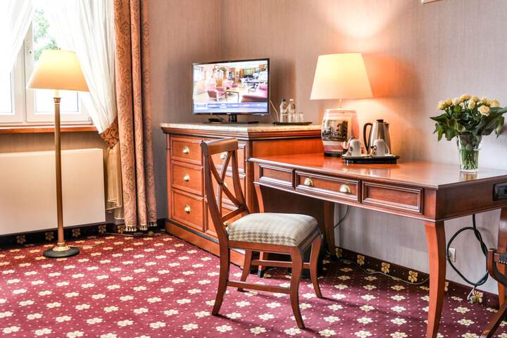 Room 42 of 86