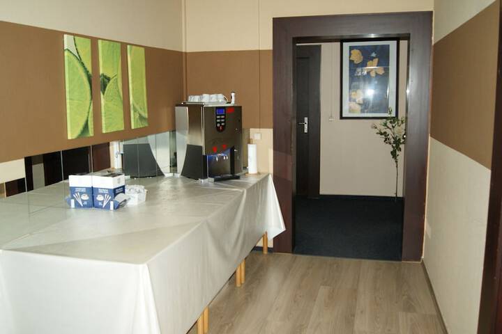 Room 8 of 37