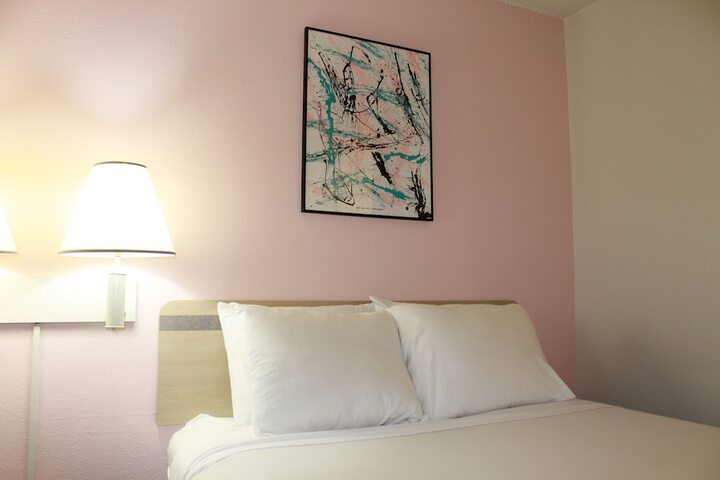Room 6 of 74