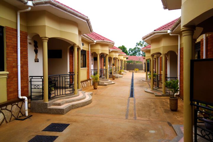 J & J HOTEL APARTMENTS
