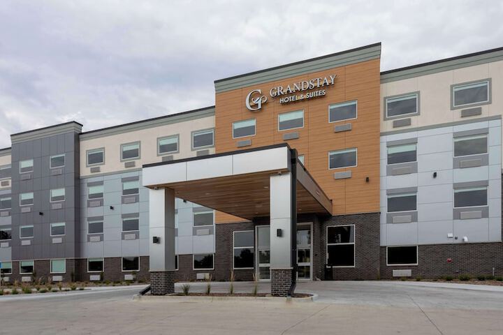 GrandStay Hotel &  Suites in Johnston, IA