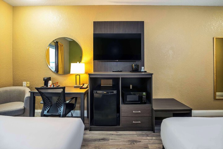 Room 7 of 36