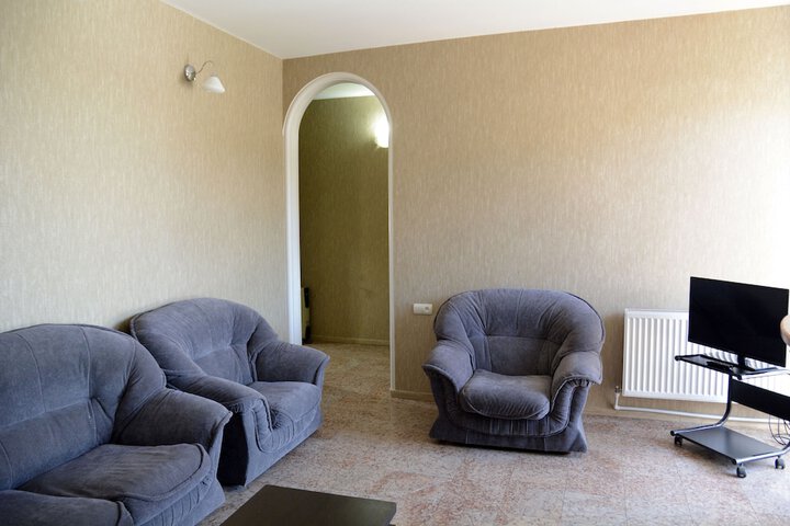 Room 14 of 18