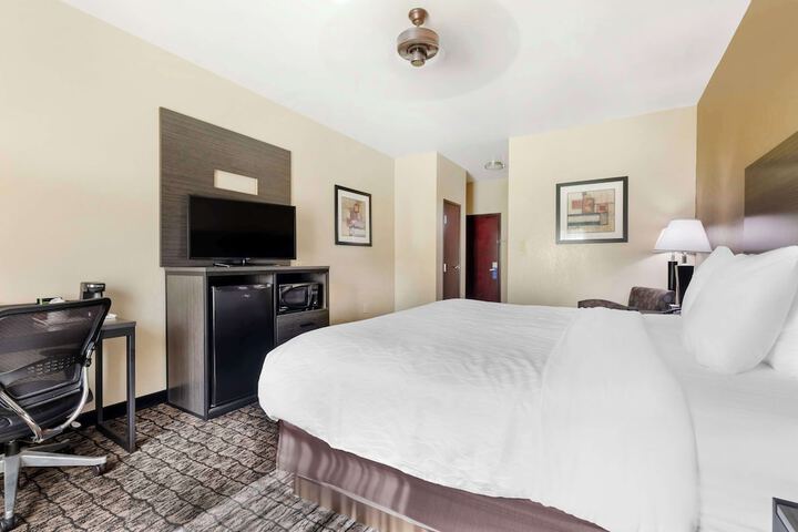 Room 7 of 28