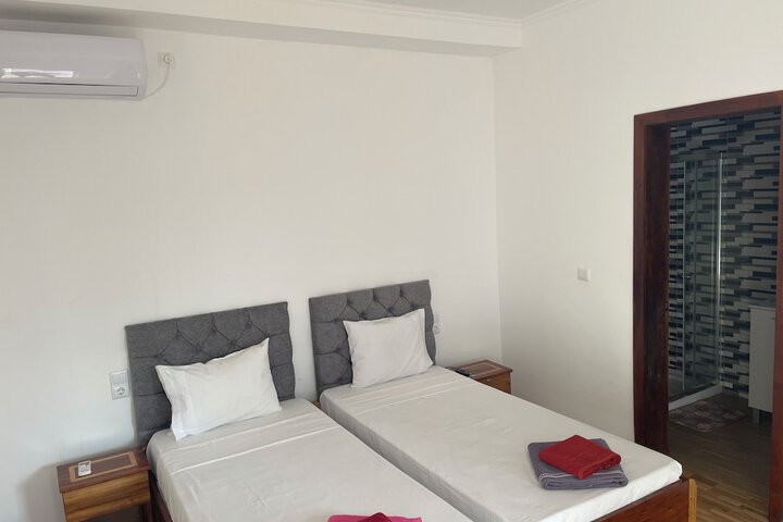 Room 7 of 60