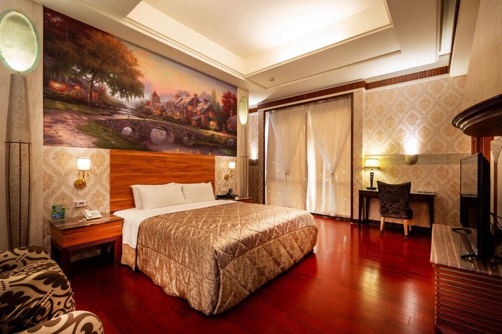 Room 38 of 83