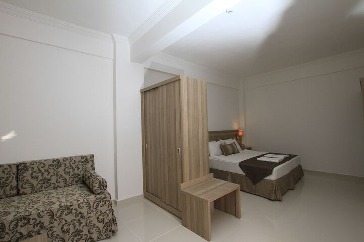 Room 10 of 50