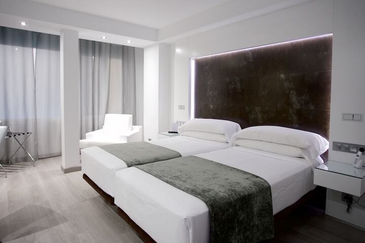 Room 4 of 51