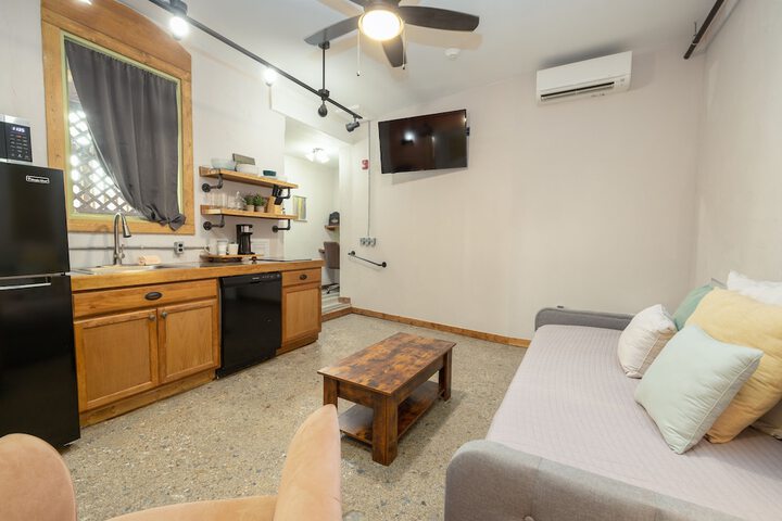 Room 23 of 78