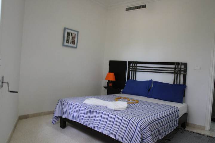 Room 6 of 13