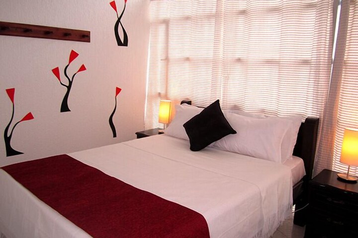 Room 6 of 13