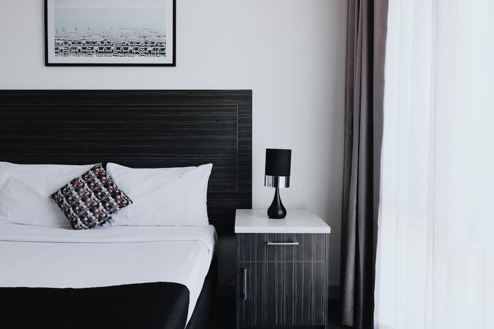 Room 2 of 84