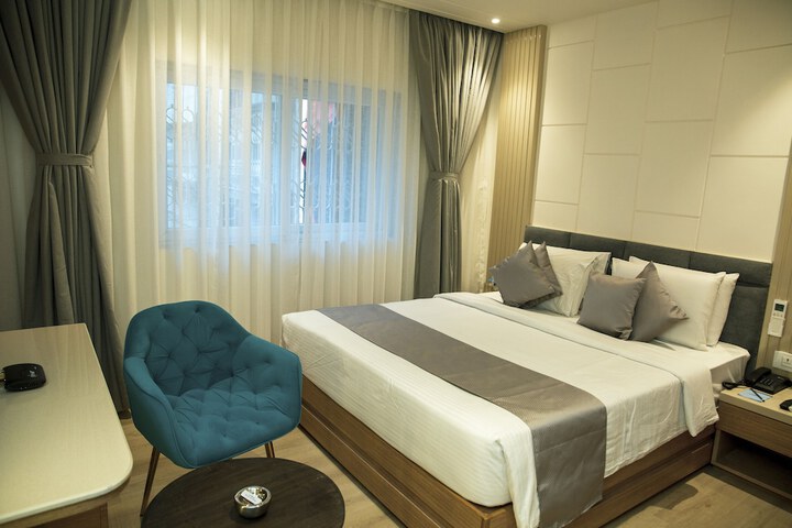 Room 7 of 44