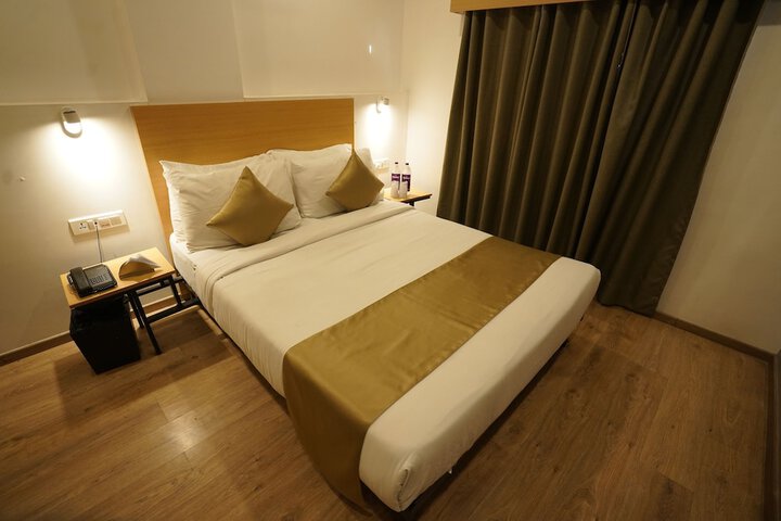 Room 11 of 37