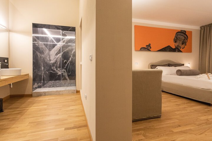 Room 34 of 66