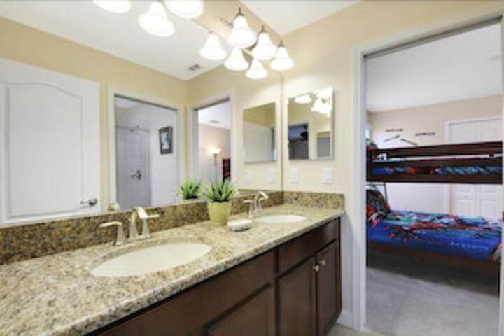 Room 5 of 35