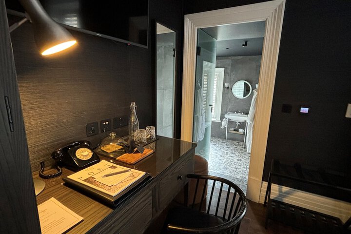 Room 40 of 90