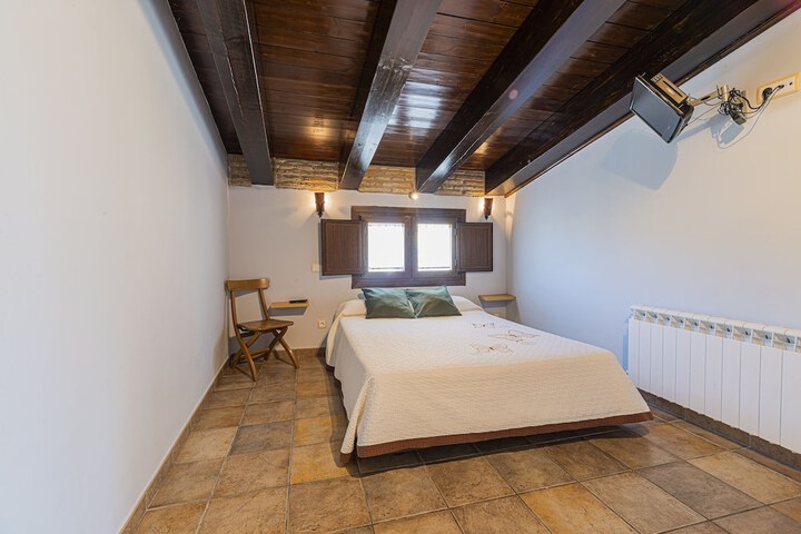 Room 5 of 23