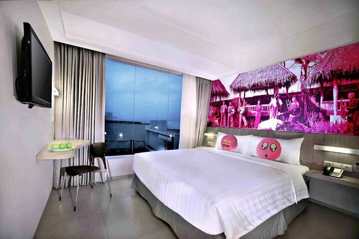 Room 8 of 30