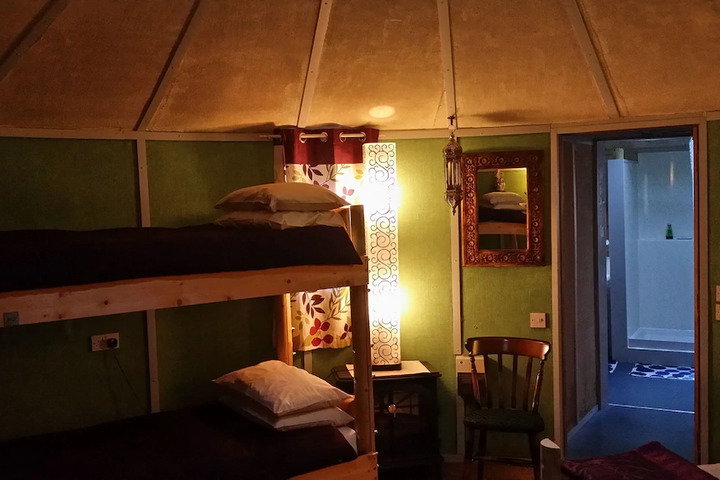 Room 8 of 10