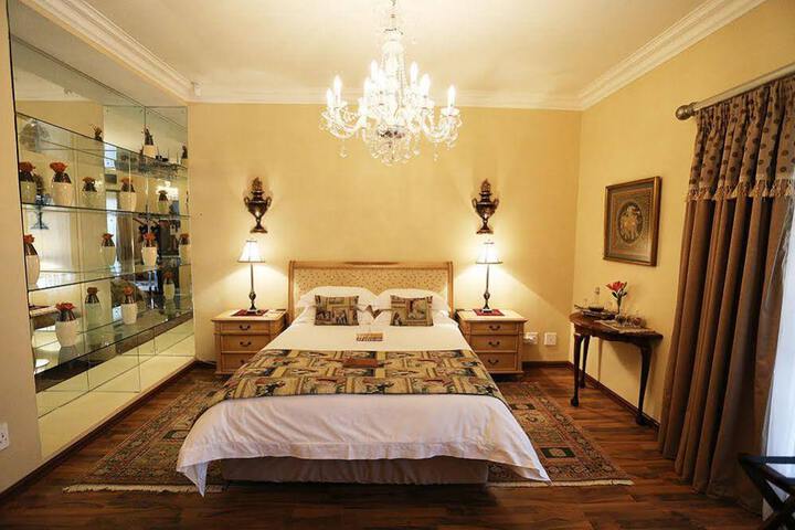 Room 2 of 9