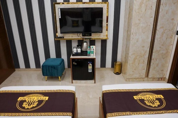 Room 3 of 48