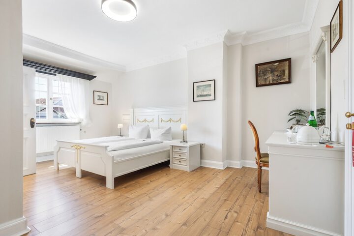 Room 15 of 79