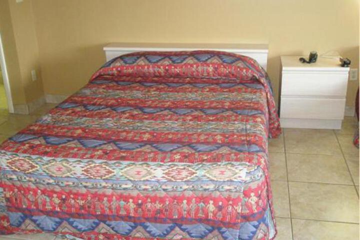 Standard Room, King or Two Doubles (2 of 12)