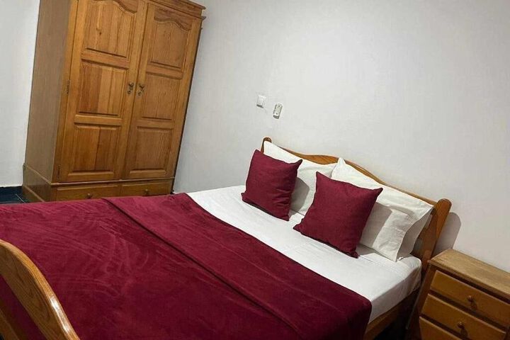 Room 8 of 48