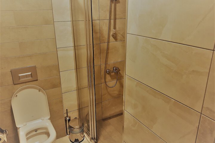 Room 16 of 20