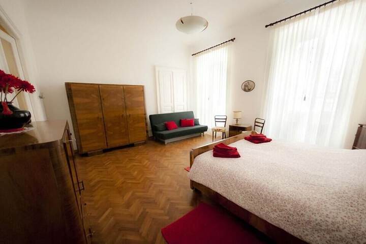 Room 13 of 43