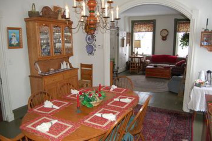 Dining 8 of 41