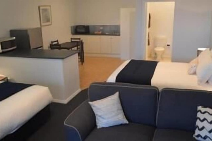 Room 14 of 16