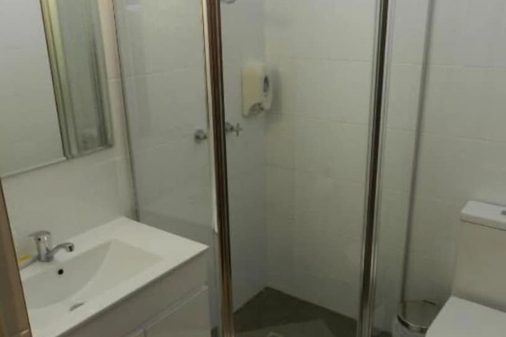 Room 6 of 11