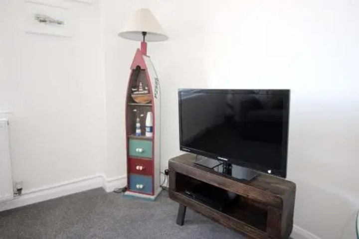Room 2 of 8