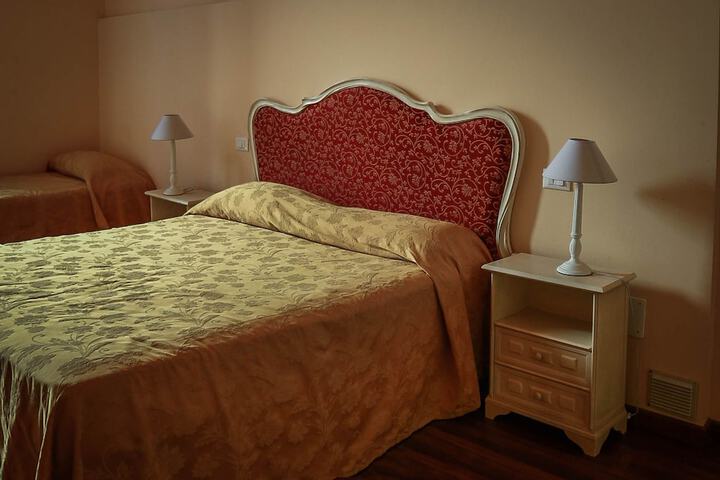 Room 11 of 30