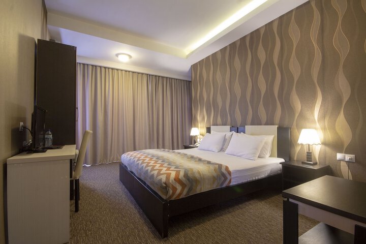 Room 35 of 48