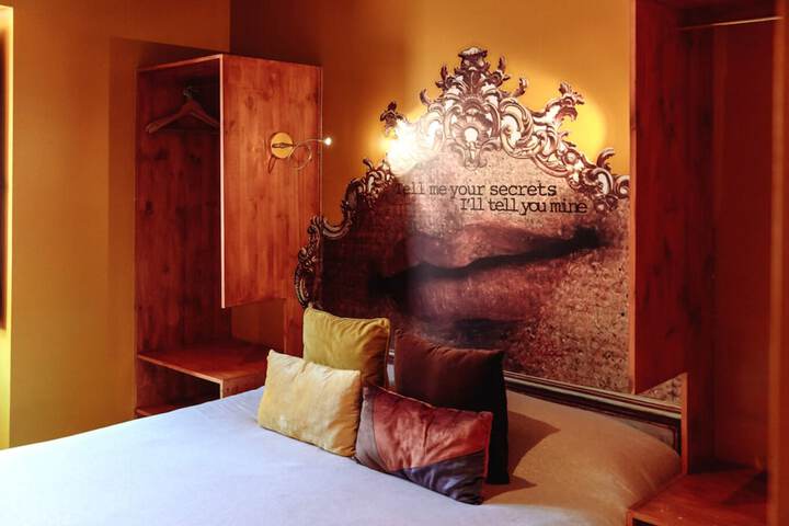 Room 36 of 100