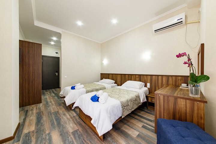 Room 14 of 32