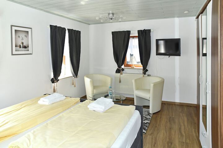 Room 14 of 37