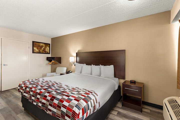 Superior King Bed (12 of 14)